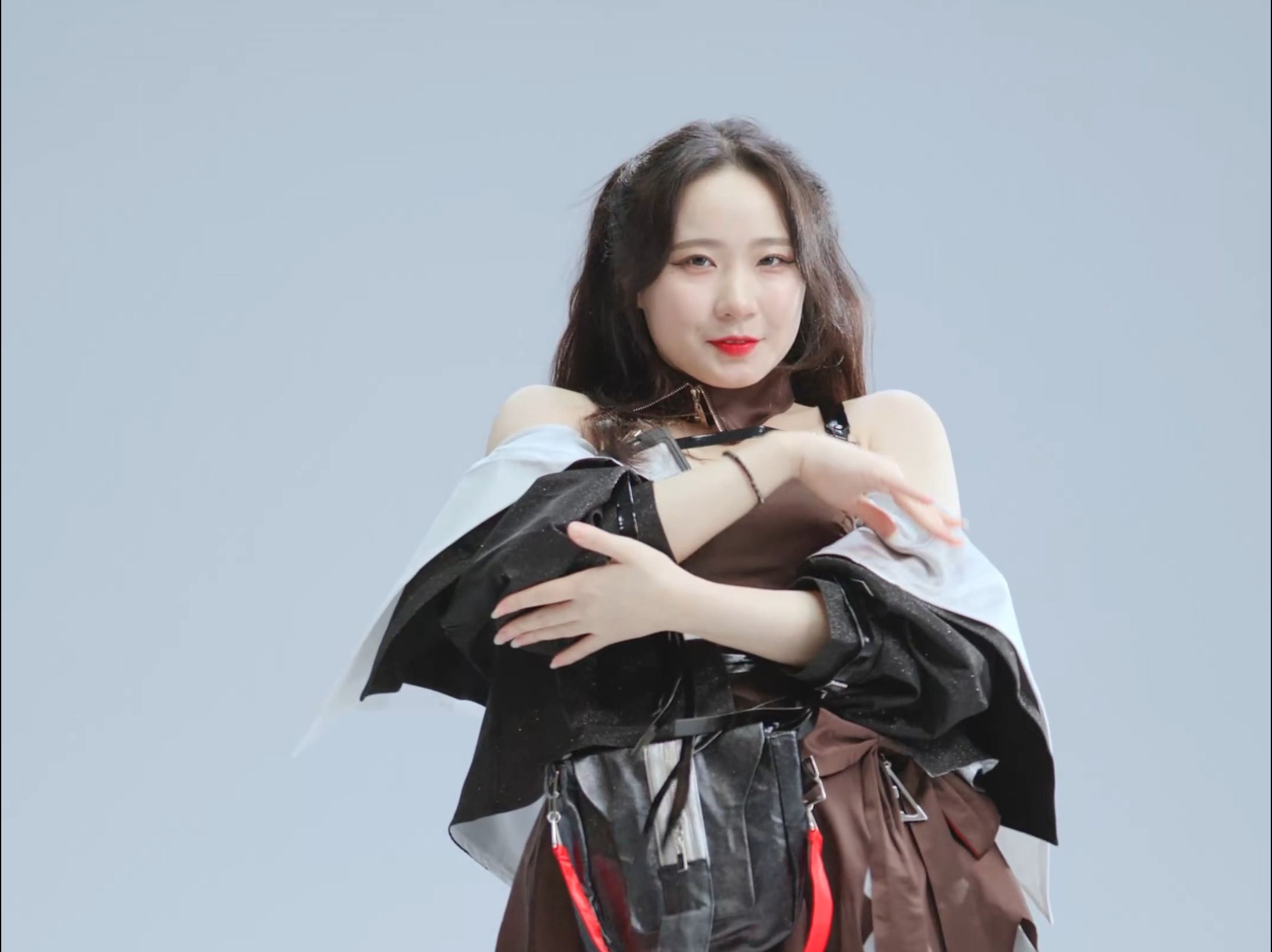 Jung In, Dolphin, COS Clothing