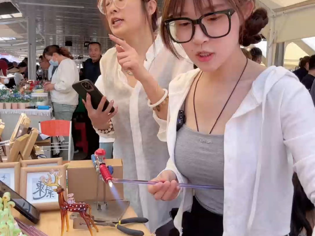 2024.5.1 敢敢烧琉璃 1 ——中国女主播年鉴