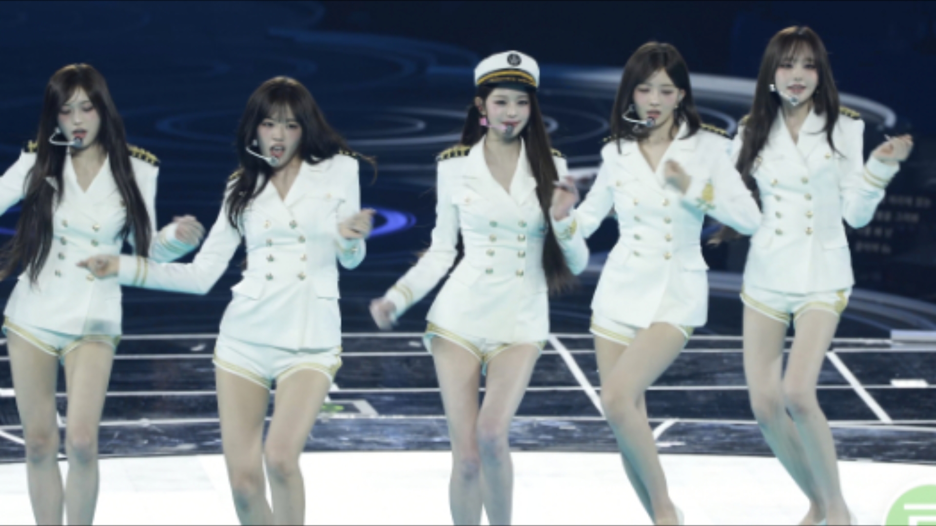 张元英制服热舞