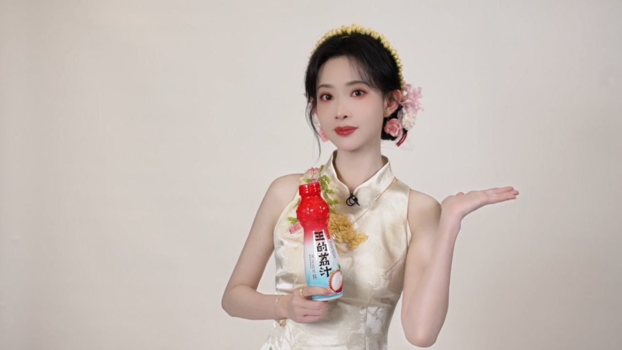 介绍一下新朋友！王老吉王的荔汁全球品牌代言人孟子义！