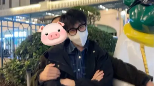 和女朋友的哥哥的堂弟的对象的儿子的舅舅的哥哥在一起了