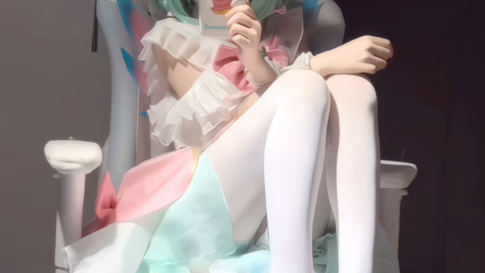 大师说你不喜欢白丝肉腿 我把大师删了 他懂个屁