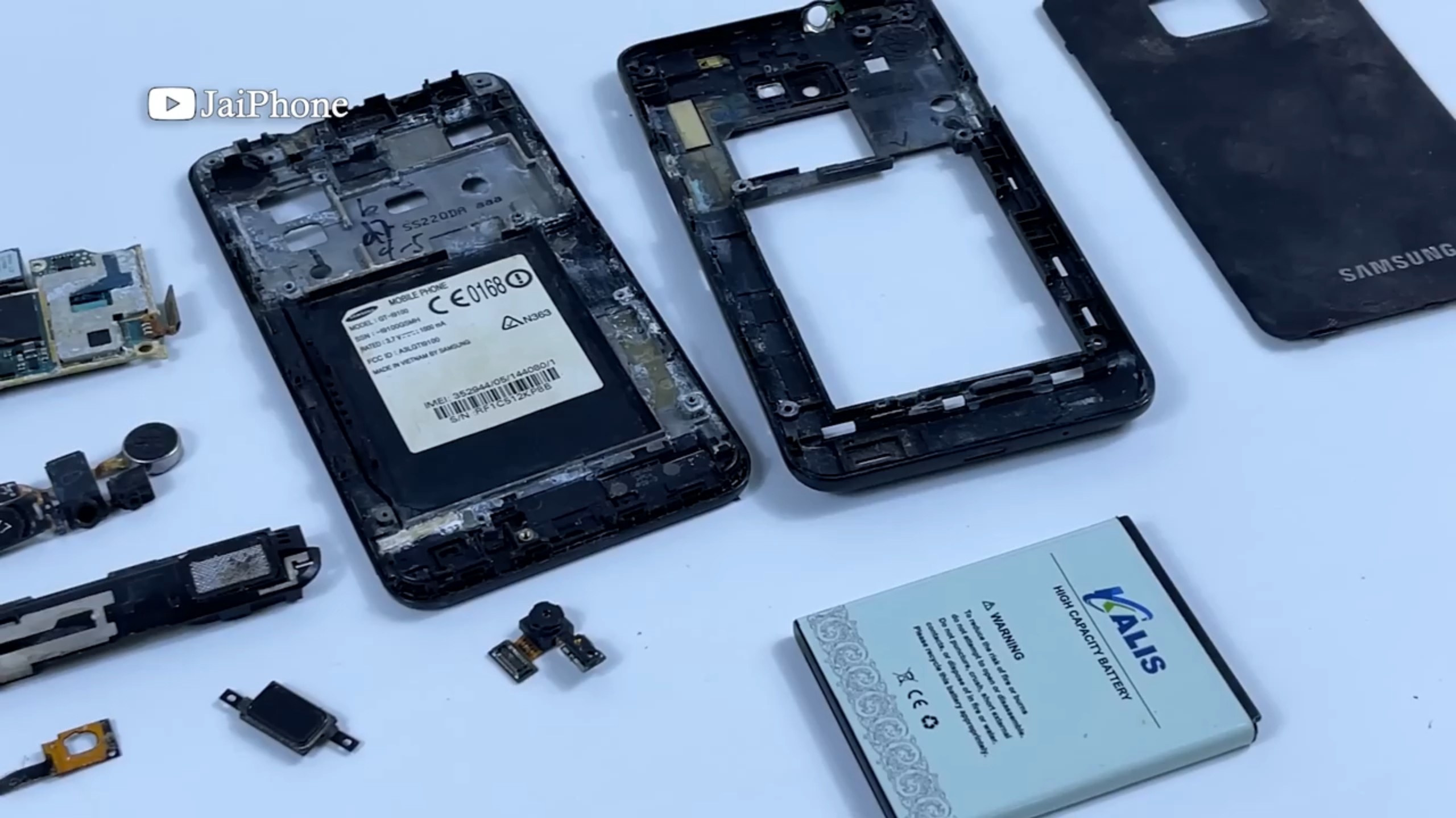 在垃圾堆中寻找损坏的手机，修复三星Galaxy S2 GT-I9100