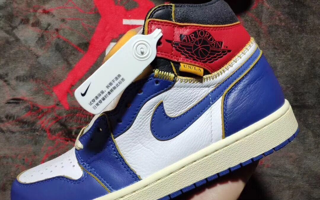 aj1拼接红蓝高端球鞋附带官网防盗扣开箱球鞋解说