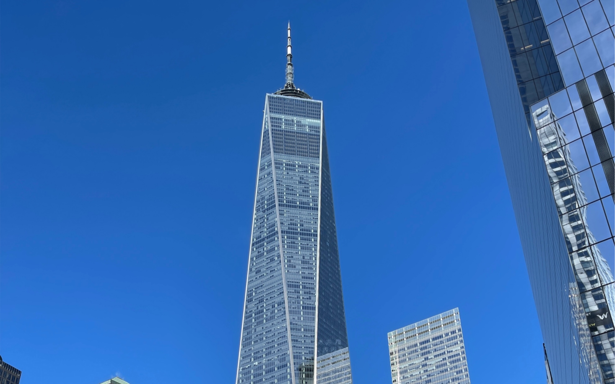 Thyseen Krupp AG 美国第一高楼&第二高观景台 纽约世贸中心一号大楼观景台德国-美国组装蒂森克虏伯DSC直达高速电梯B1-102层上行