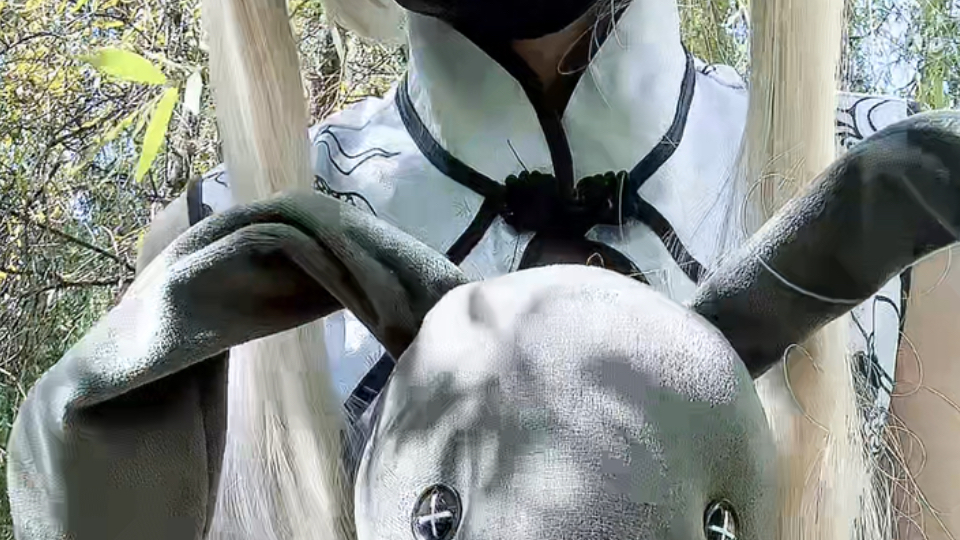 这里不会有人来的 只是有人看着