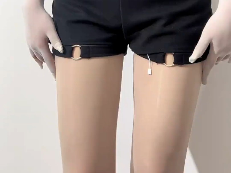 White gloves on shiny meat are great.