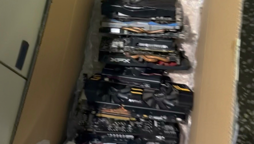 为数不多能让我卖赔钱的主机 只怪自己大意了 400块钱预算 畅玩LOL CF