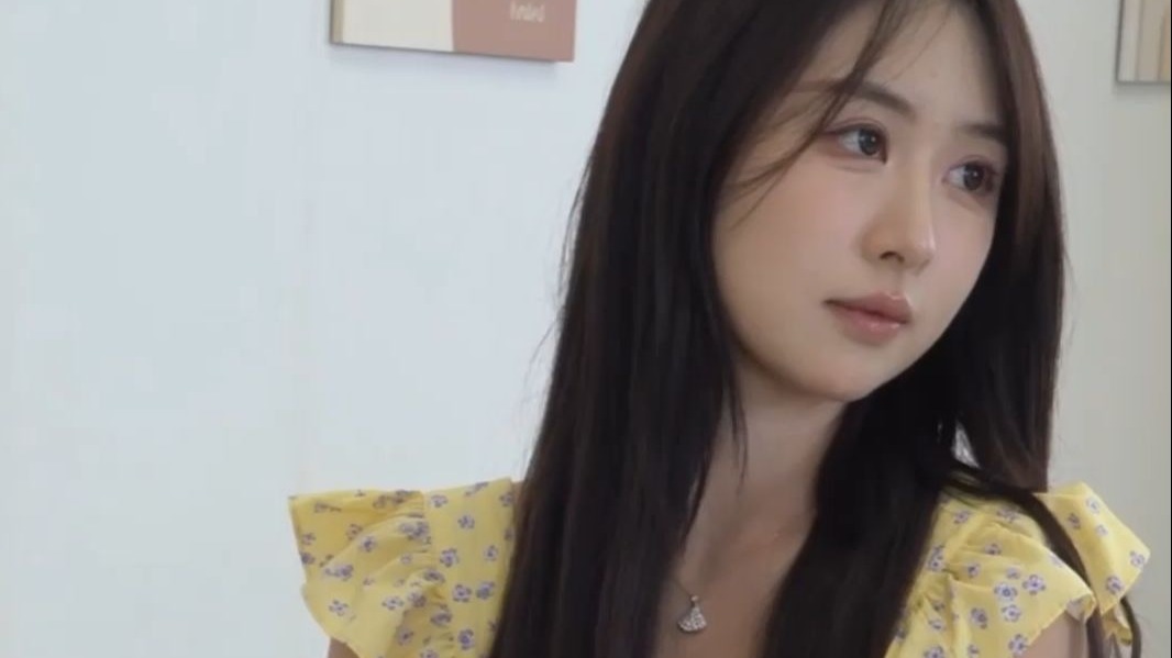 校花级女大，兼职模特约拍 时薪1k