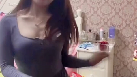 I'm getting dizzy with the camera.