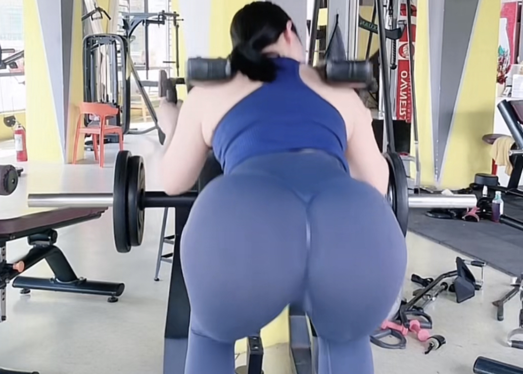 Gym hard pulling huck deep hip and leg workout