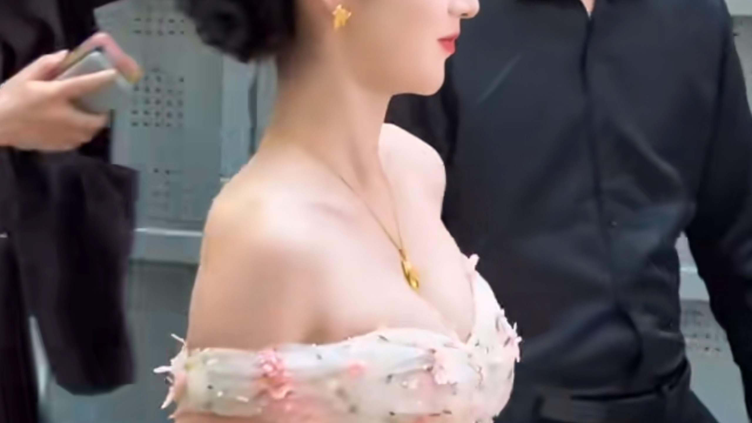 王玉雯，上帝视角