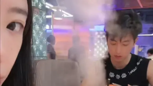 葛晓希鲜嘉臣直播9.3 杀青第一天小情侣恰饭