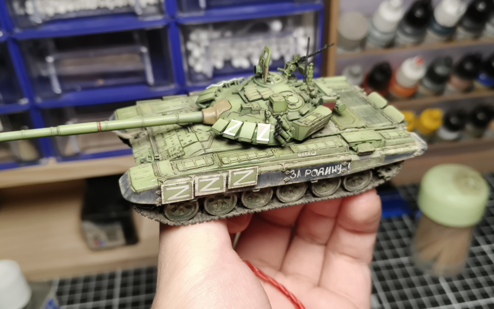红星1/72 T-72B3