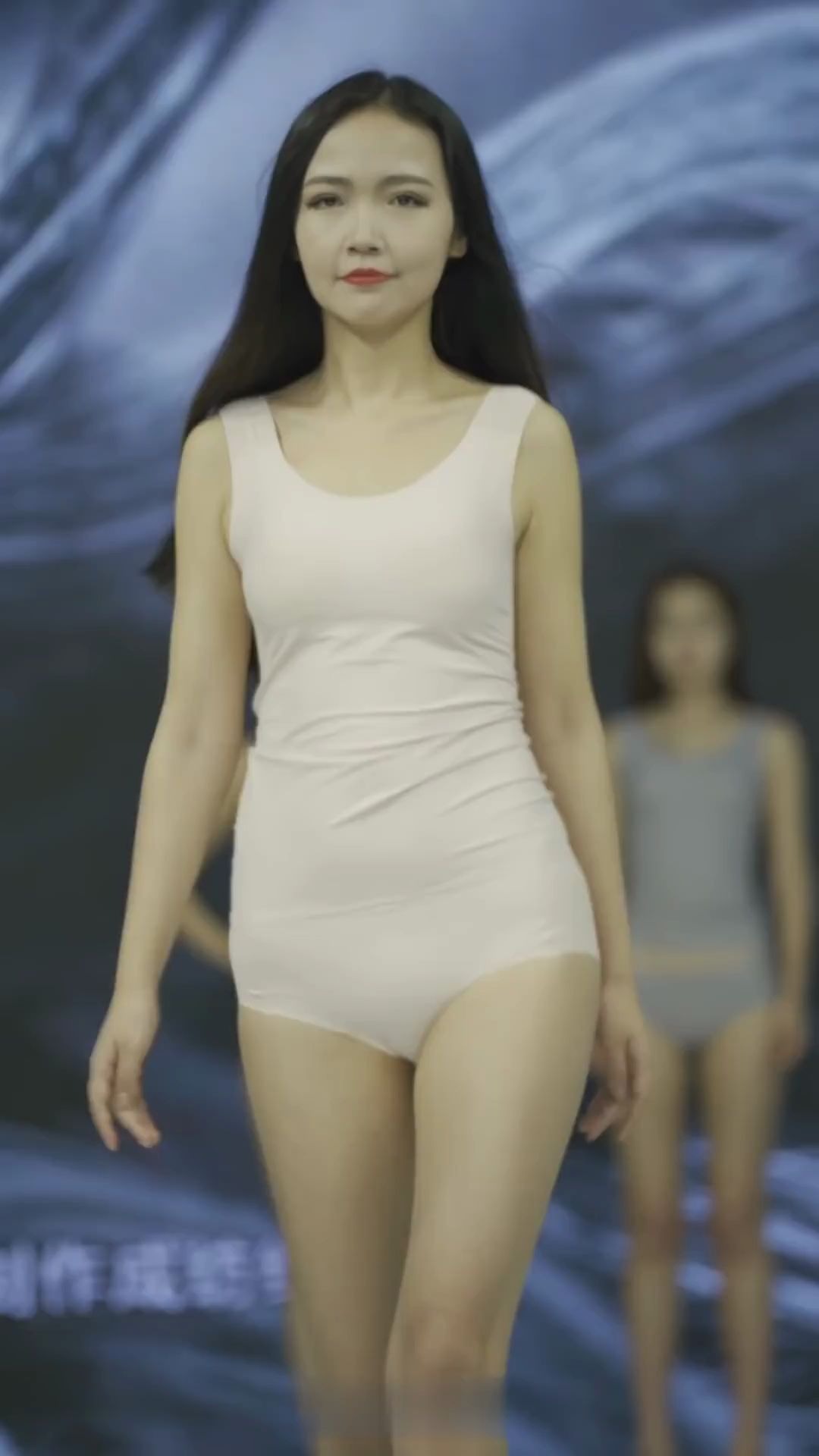 2019中针会简约时尚内衣走秀现场