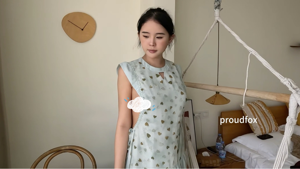 丰腴大方的小鹿来啦