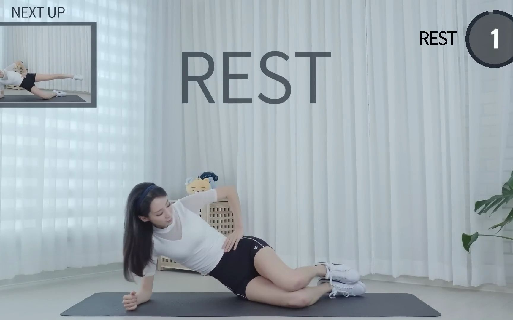 [4K HD] Learn Pilates with a Beautiful Lady