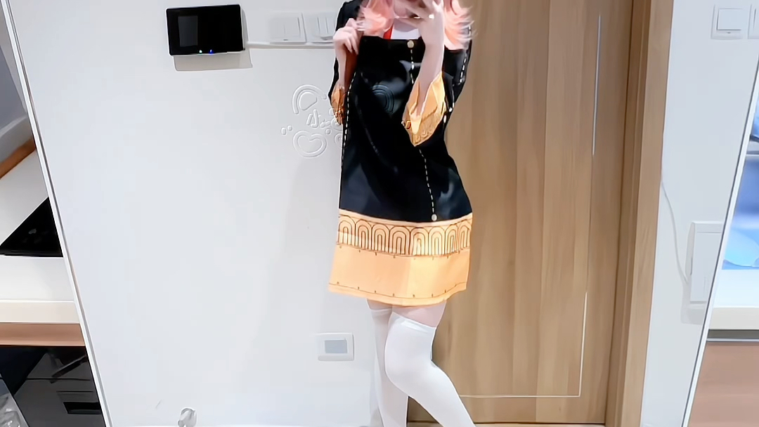 Anya is lonely without her mom.