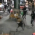 实拍：广西多名男子持棍棒冲进饭店打砸 一名女子疑受伤后被带走