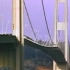 塔科马海峡大桥在大风中垮塌记录视频
