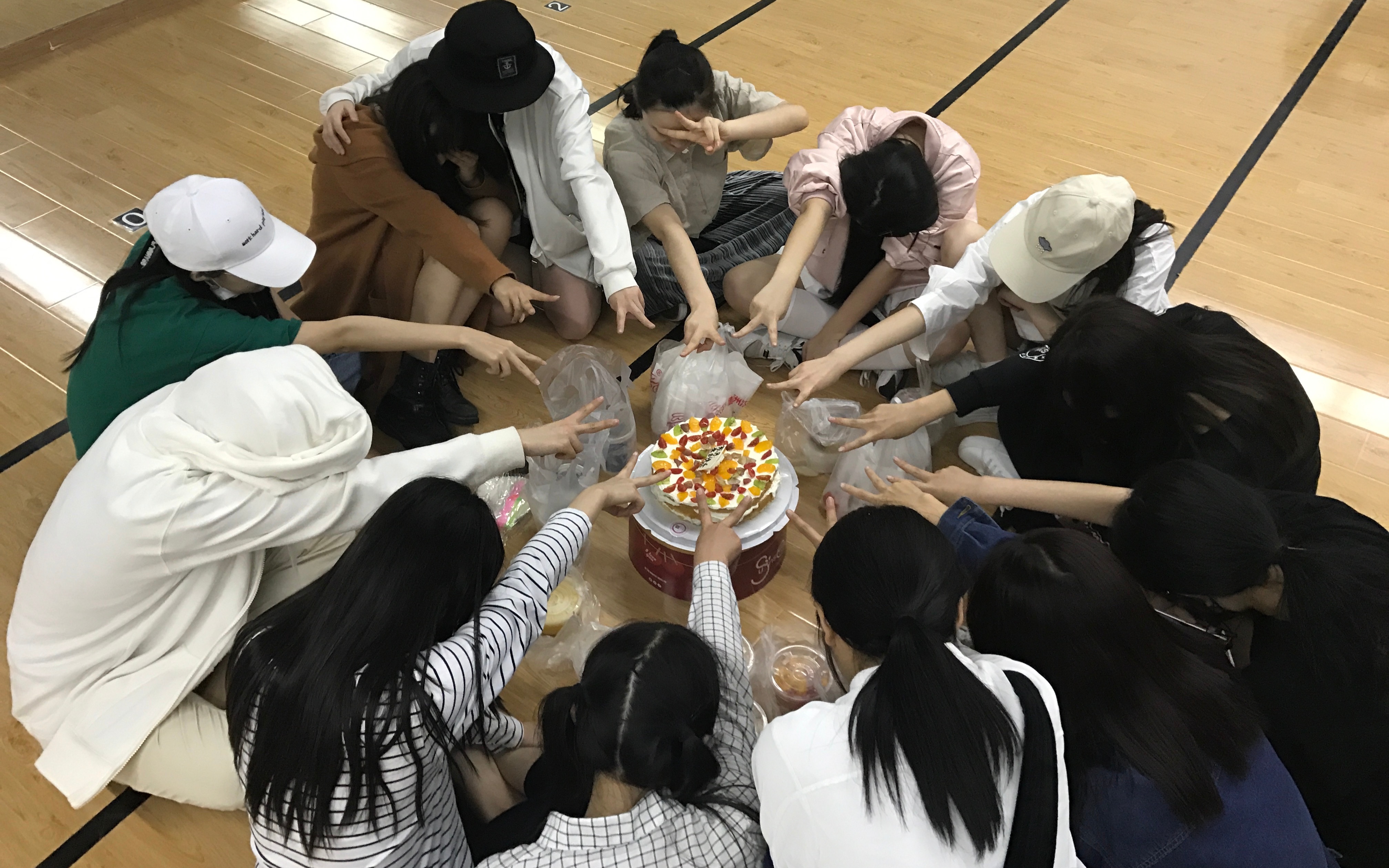 【gnz48高源婧】20170505 秒拍 寒月生日当天为何痛哭