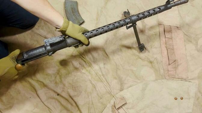 【搬运/没什么字幕可加】索罗通MG30机枪结构赏析-匈牙利合同版S2-200，口径：8x56毫米