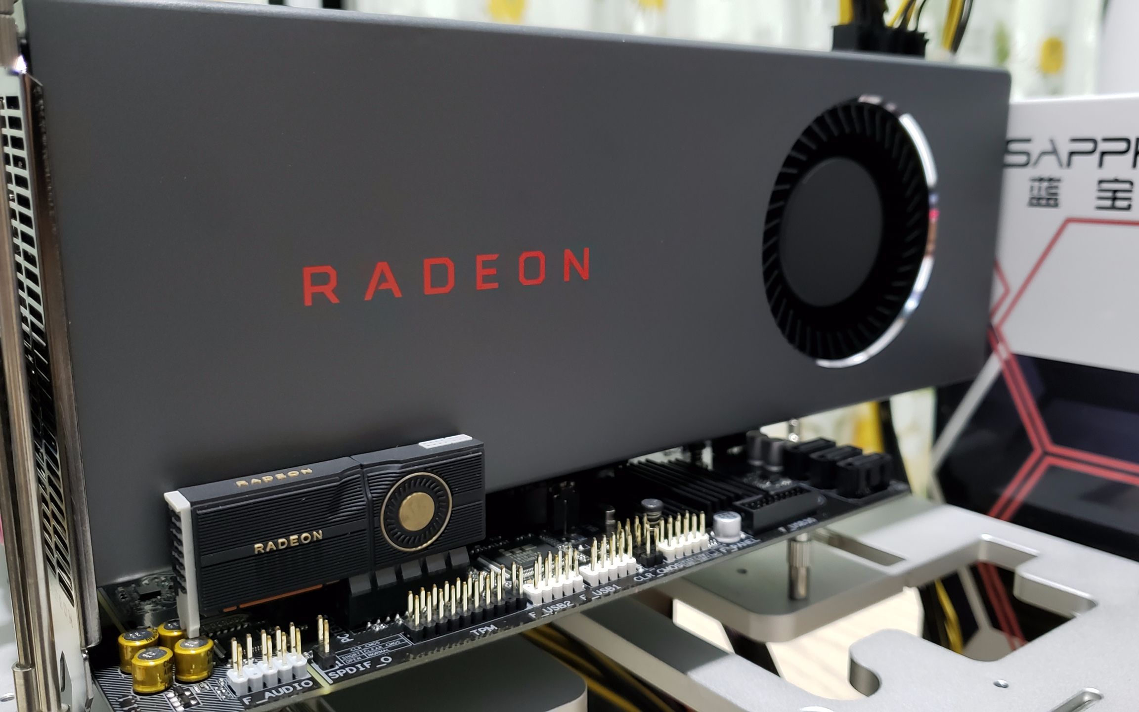 AMD新平台省钱之道R5 3600搭配最低端的A320主板测试RX5700显卡游戏性能测试【皓淇月】