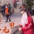 【古筝】在法国街头弹《霍元甲》再配上满街的中国红灯笼！帅气！
