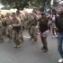 [美国暴乱]亚特兰大国民警卫队与示威者一起跳舞