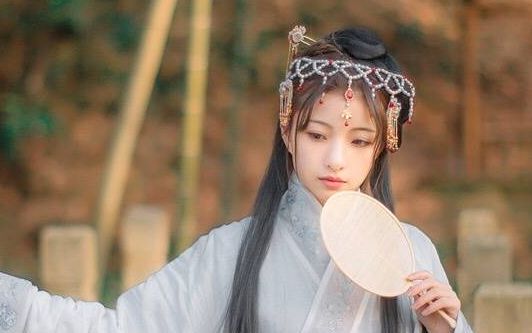 【短发汉服发型教程】花不语,水空流, 年年拚得为花愁
