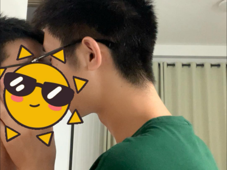 年下你就谈吧，时不时地抽个风