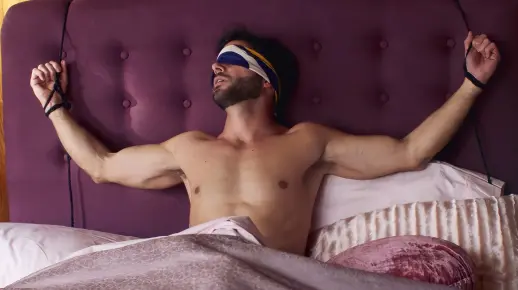 【阳谋】来者不拒的筋肉男被绑在床上自生自灭