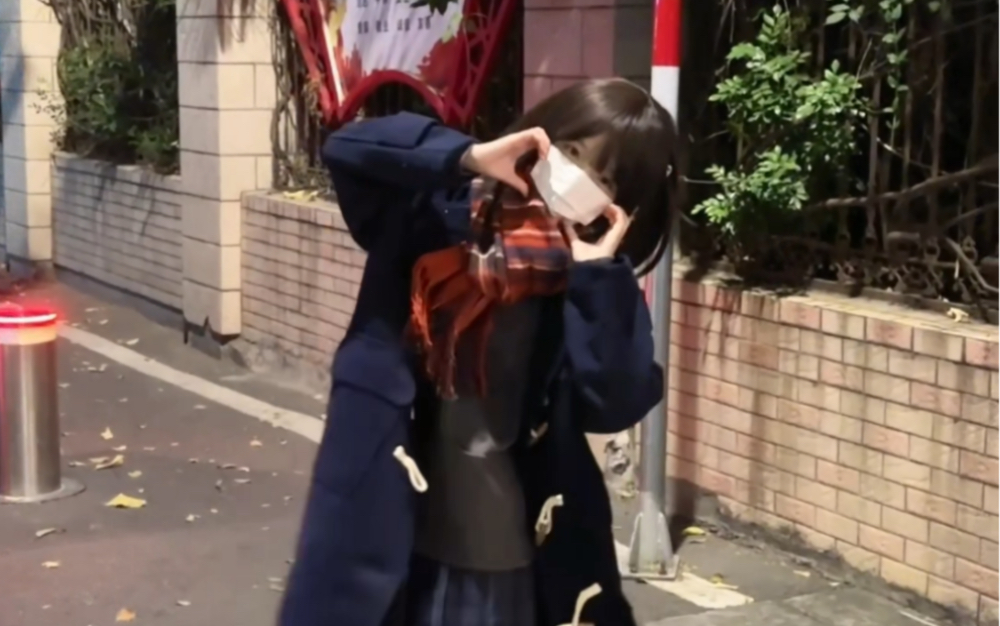 Why do you treat everyone the same? I hate you -́‸ก