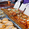 自制炒年糕和油炸食品-韩国街头食品
