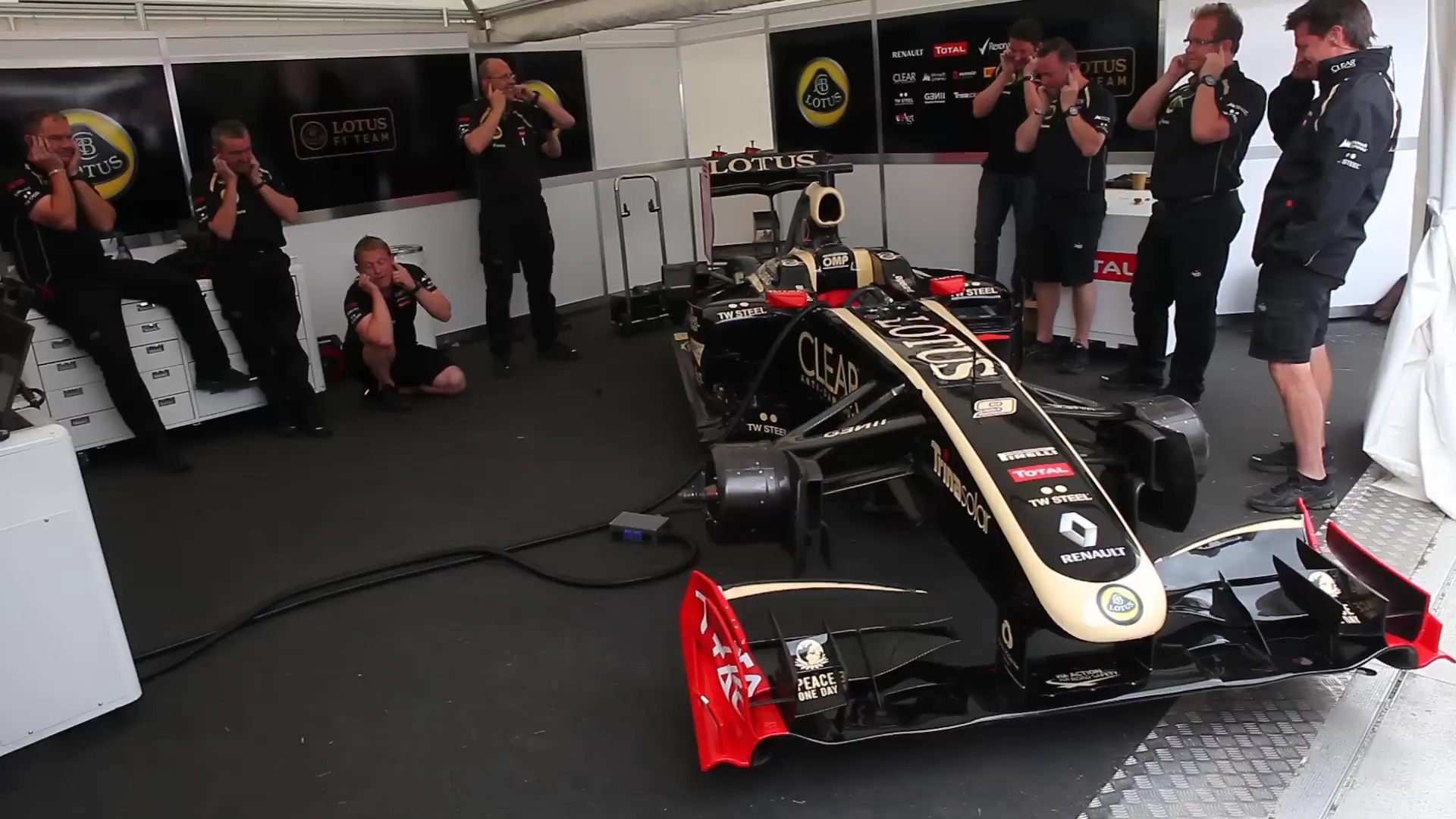 莲花车队F1赛车引擎播放生日快乐歌