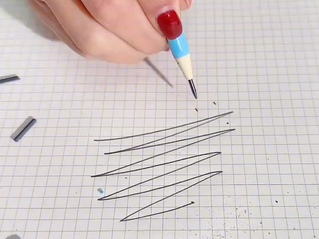 这个就是大家一直在问的#按动铅笔 2.0粗大铅芯不易断，女儿用了之后就不想再换了