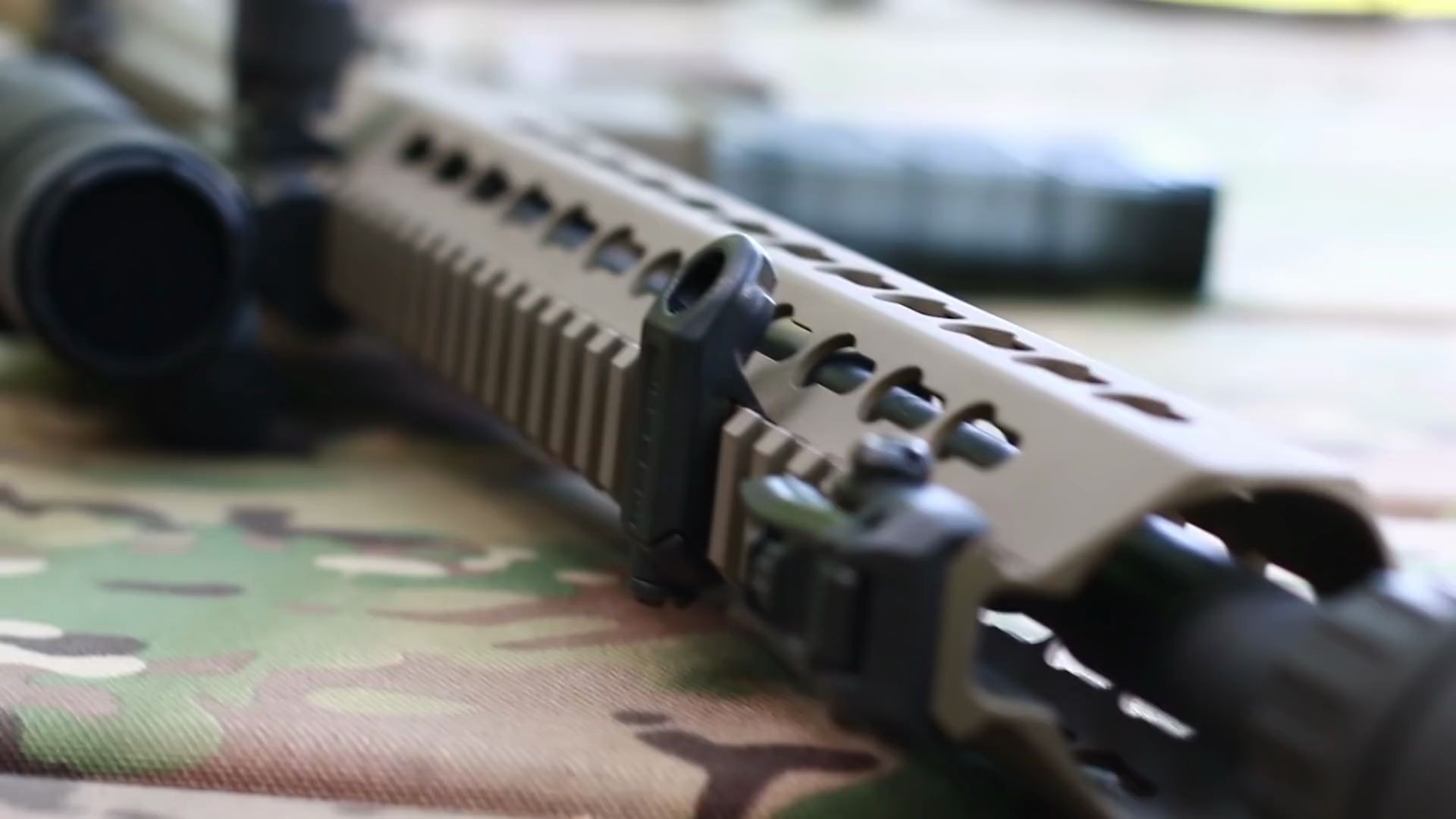 乌克兰国民警卫队接收首批AR-15型步枪