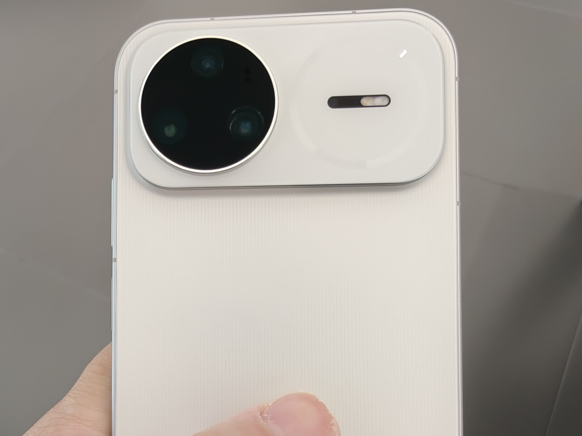 劝我堂弟不要买华为Nova15pro,就是不听