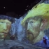 巴黎光影博物馆《梵高作品沉浸式展览》 通过光影声效技术，将梵高的《星夜》《向日葵》等2000多幅作品用全新的形式让观众仿