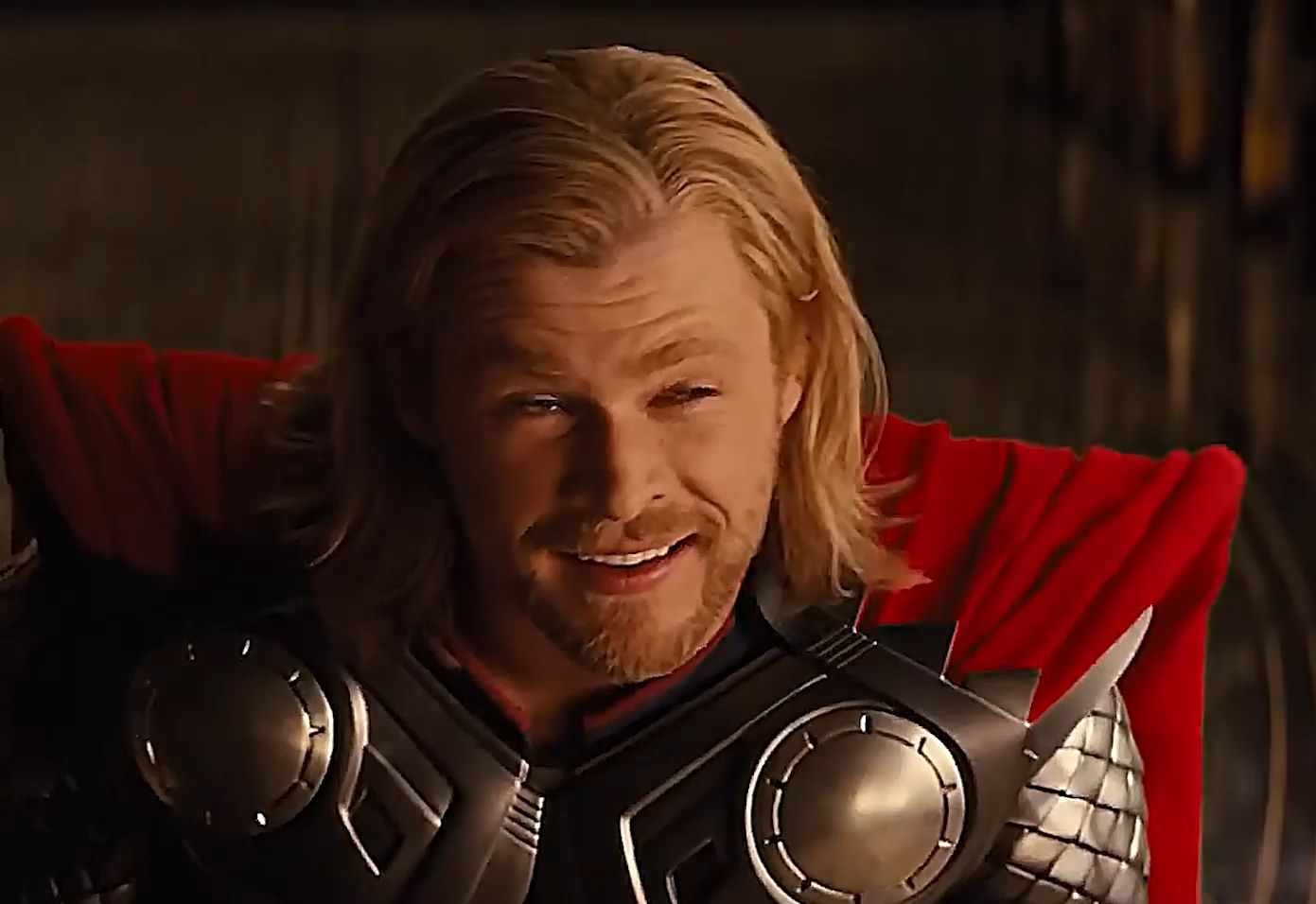 为什么总有人嘲笑索尔是个四肢发达、头脑简单、自恋且爱哭的直男《雷神》