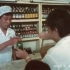 老影像：曾经国营菜市场，副食凭票供应拿瓶打酱油的记忆（1980）