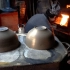 国外铸造工厂，翻砂铸造黄铜碗的过程。