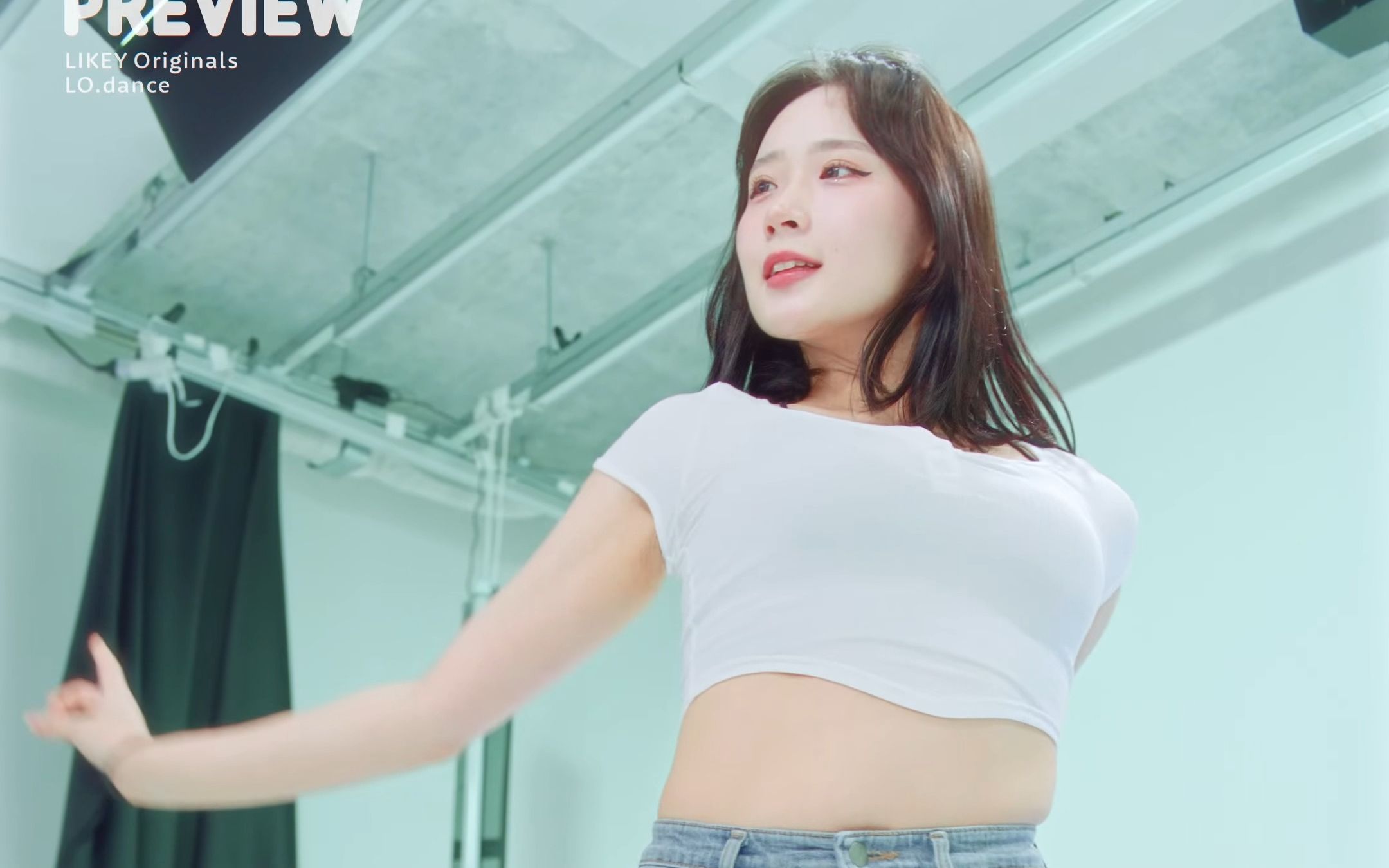 Jung In, Spicy, long pants, side view