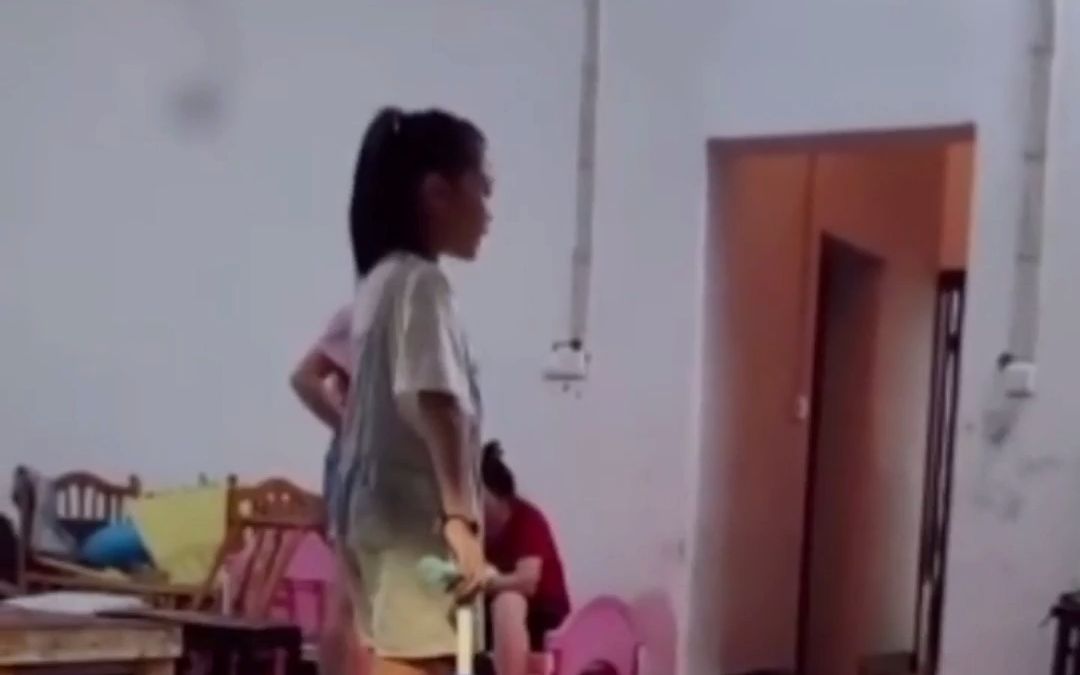 11岁女孩唱《万疆》获百万点赞 李玉刚：这声音，绝了！_