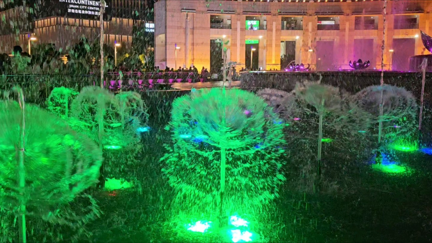 城里的月光--泉城广场音乐喷泉矩阵视角