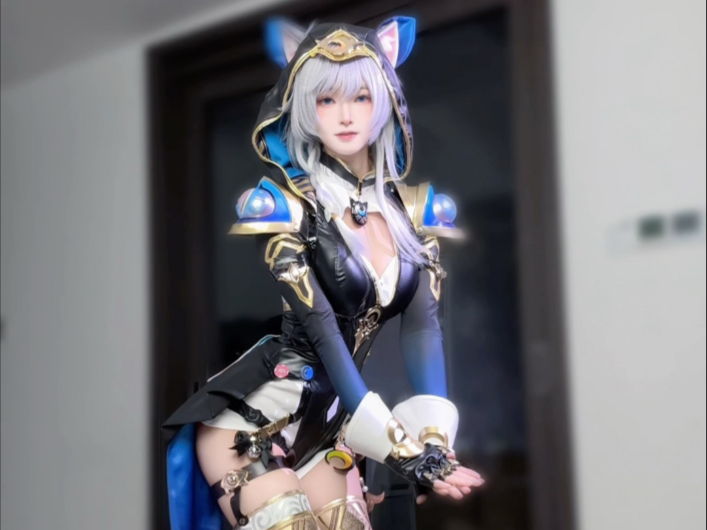 Cat wine glass legs!