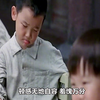 老师让男孩示范脱衣服，他急得尿裤子，反被惩罚