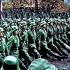 二战真实影像：德军开进法国首都巴黎，当街举行盛大阅兵仪式
