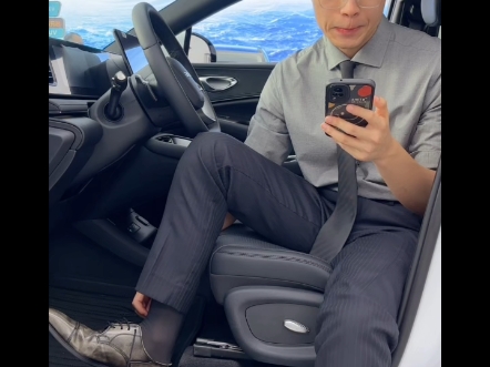 明月照沟渠啊 帅气眼镜小鲜肉正装皮鞋黑袜勾引通讯录 7.20