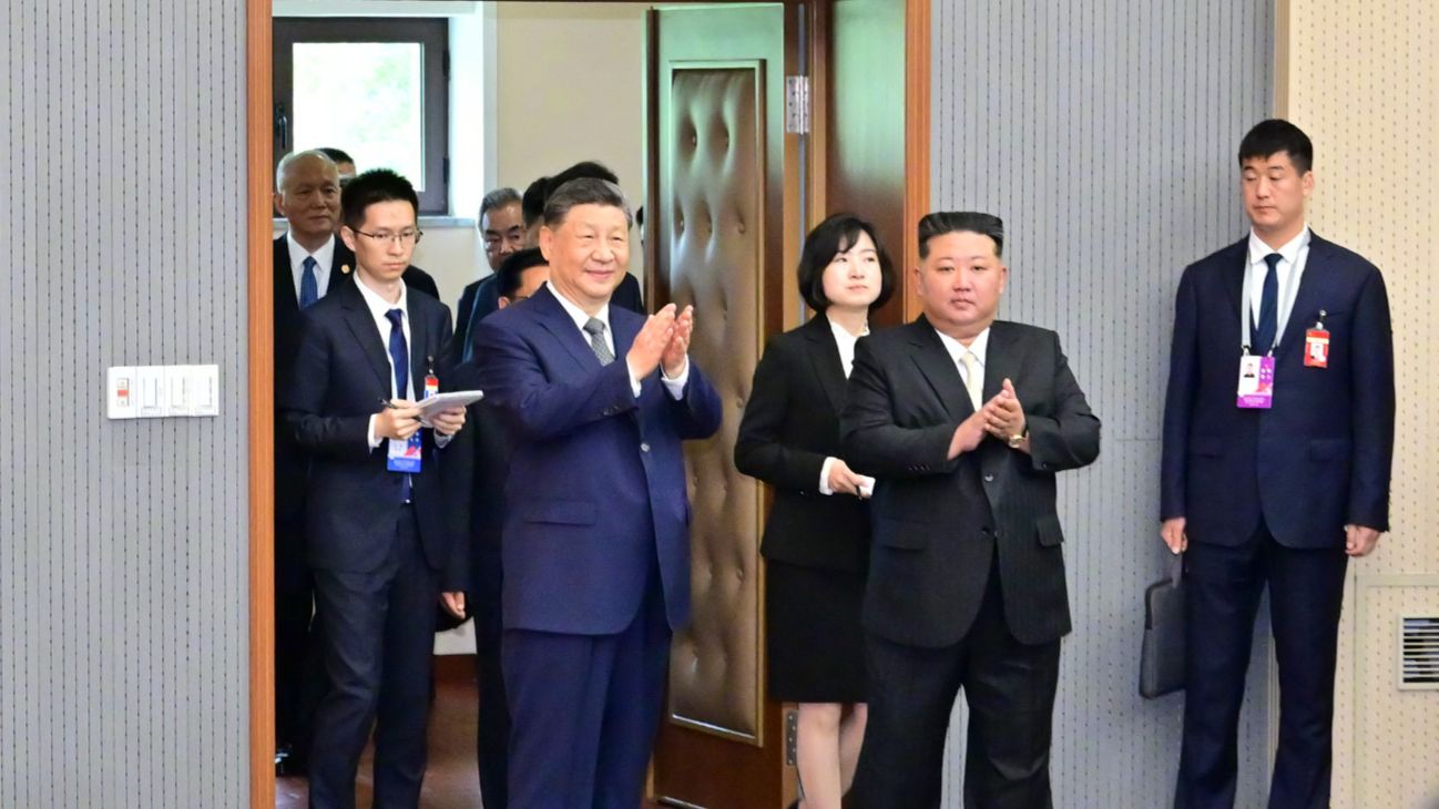 习近平参访朝鲜劳动党中央干部学校